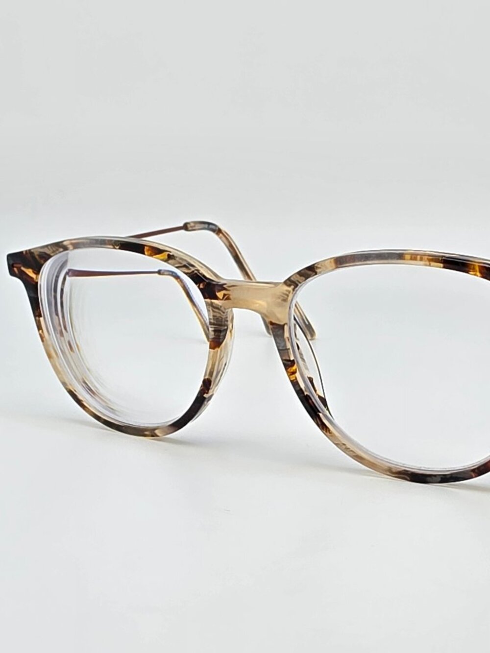 Karen Kane Vandouvan Amber Ultra-Light Eyeglasses Frame 50-17-140